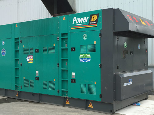 平川升级发电机组的过程中需要注意哪些安全事项？